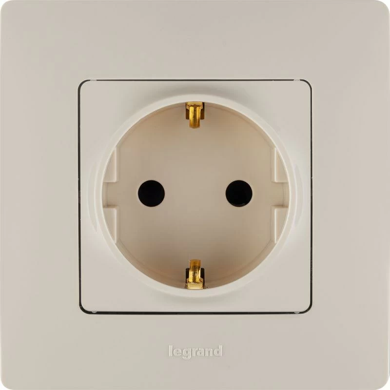 Розетка 1-м СП Etika 16А IP31 250В 2P+E с заземл. защ. шторки немецк. стандарт винтов. клеммы механизм сл. кость Leg 672322